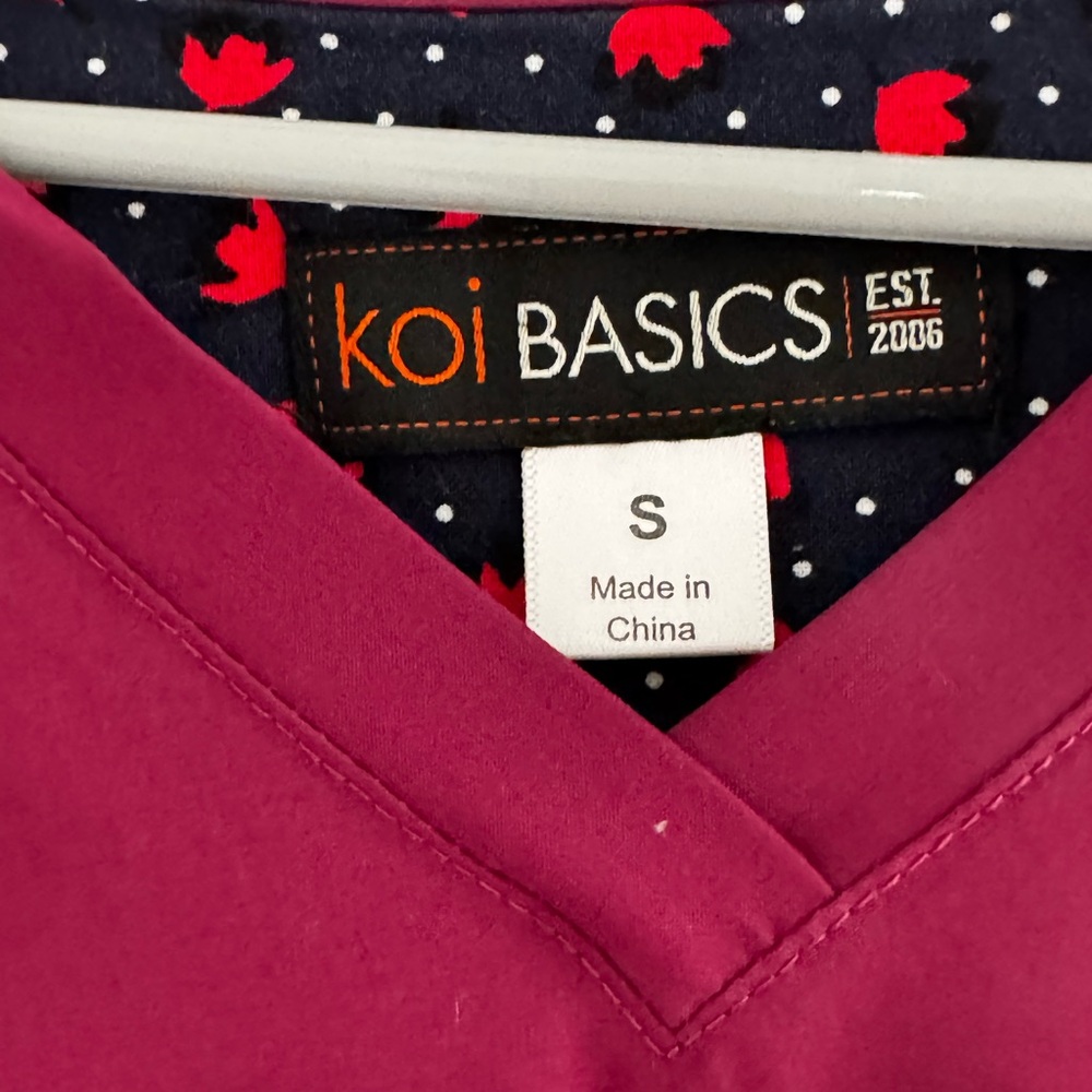 Koi Basics Scrub Set - Picture 5 of 5